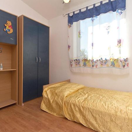 3 Bedroom Gorgeous Apartment In Marcana Экстерьер фото