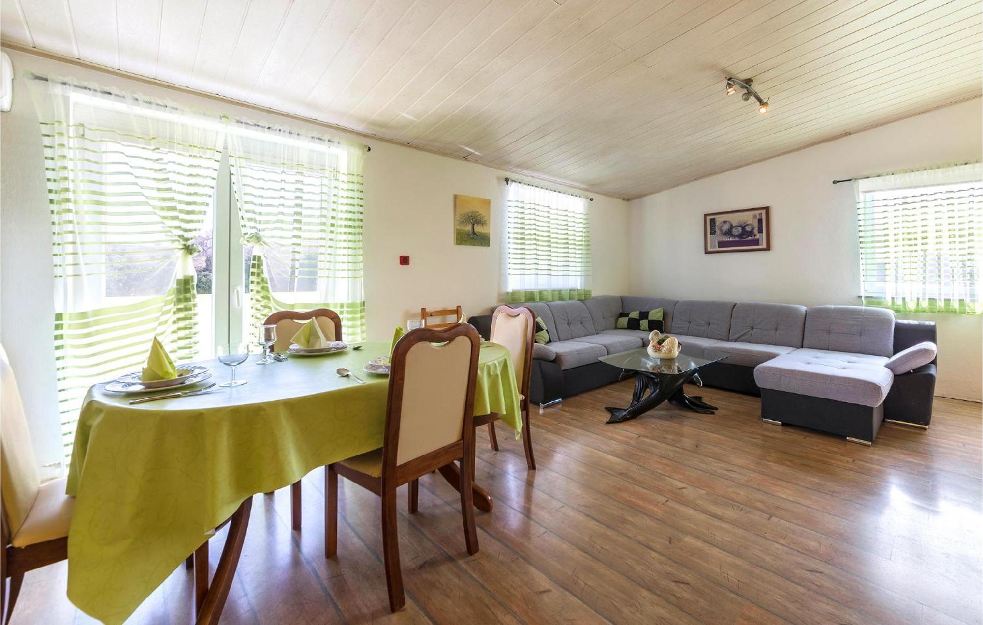 3 Bedroom Gorgeous Apartment In Marcana Экстерьер фото